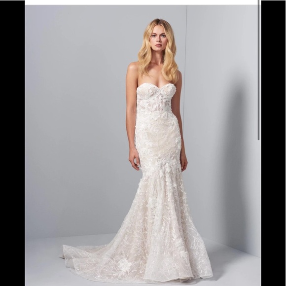 Allison Webb Ivory Evie Floral Lace Wedding Dress - Picture 1 of 15